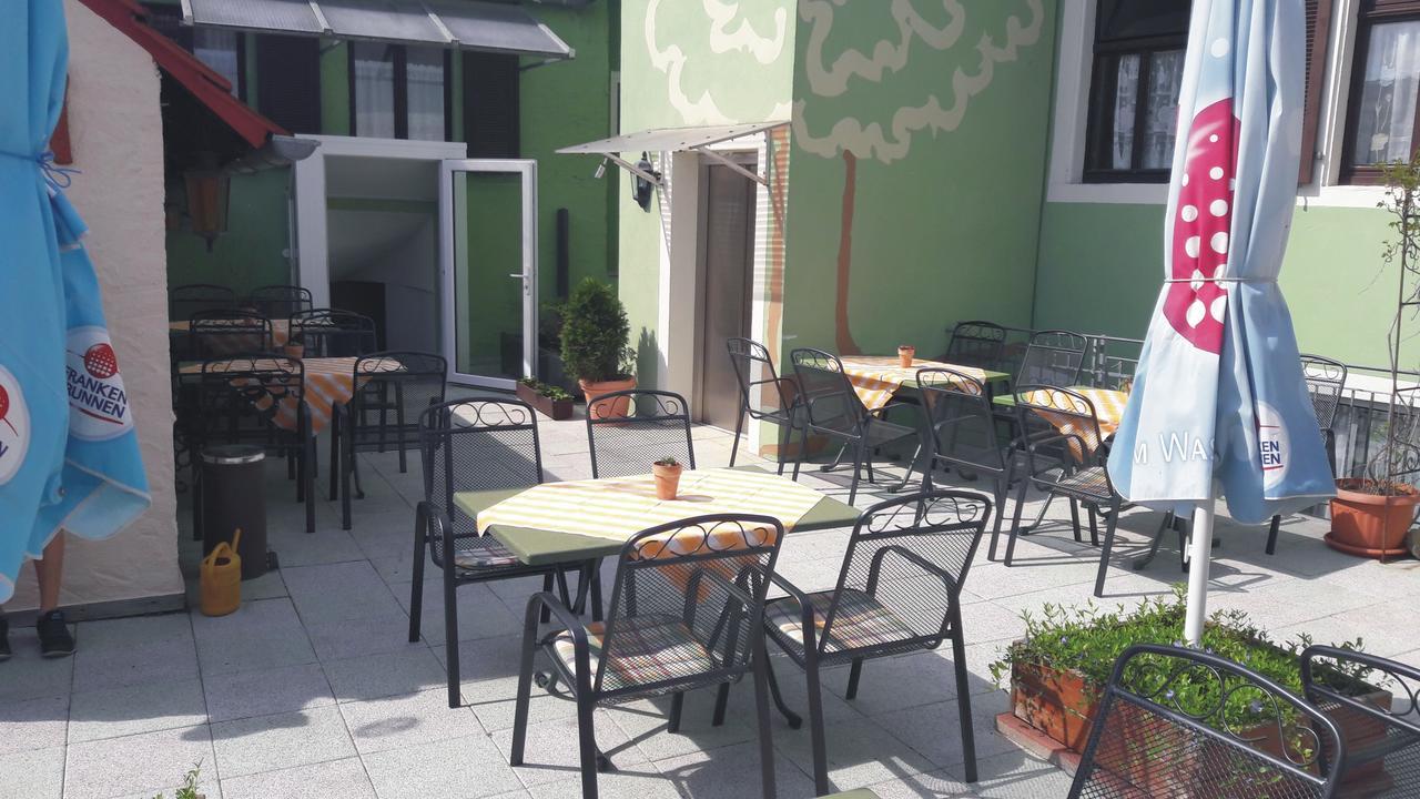 Gasthof Gruener Baum Dettelbach Extérieur photo